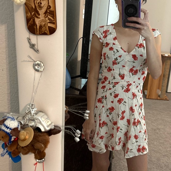 Reformation v neck mini dress size 0 - Picture 3 of 3